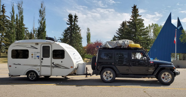 Jeep and Trailer with lift 