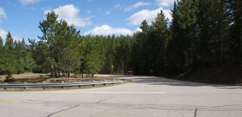 Mew Lake Campsite entrance