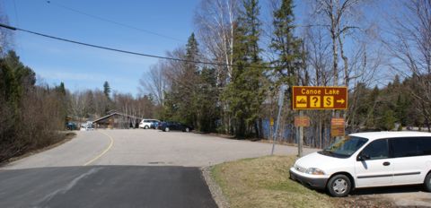 Canoe Lake parking