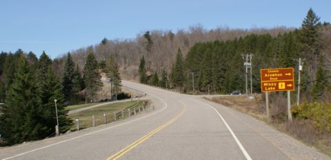 Mizzi Lake Trail entracne from hwy 60