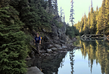 Trail hugging the rocks 