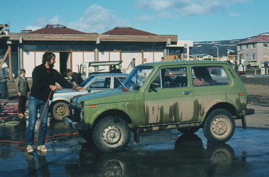 Car wash in the early morning hours 